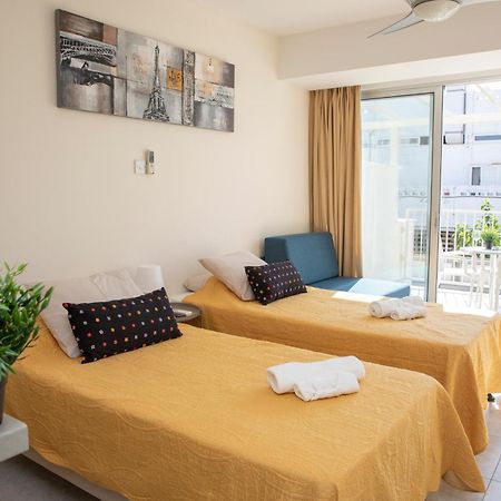 Harbour Lights Studio Apartments Пафос Экстерьер фото