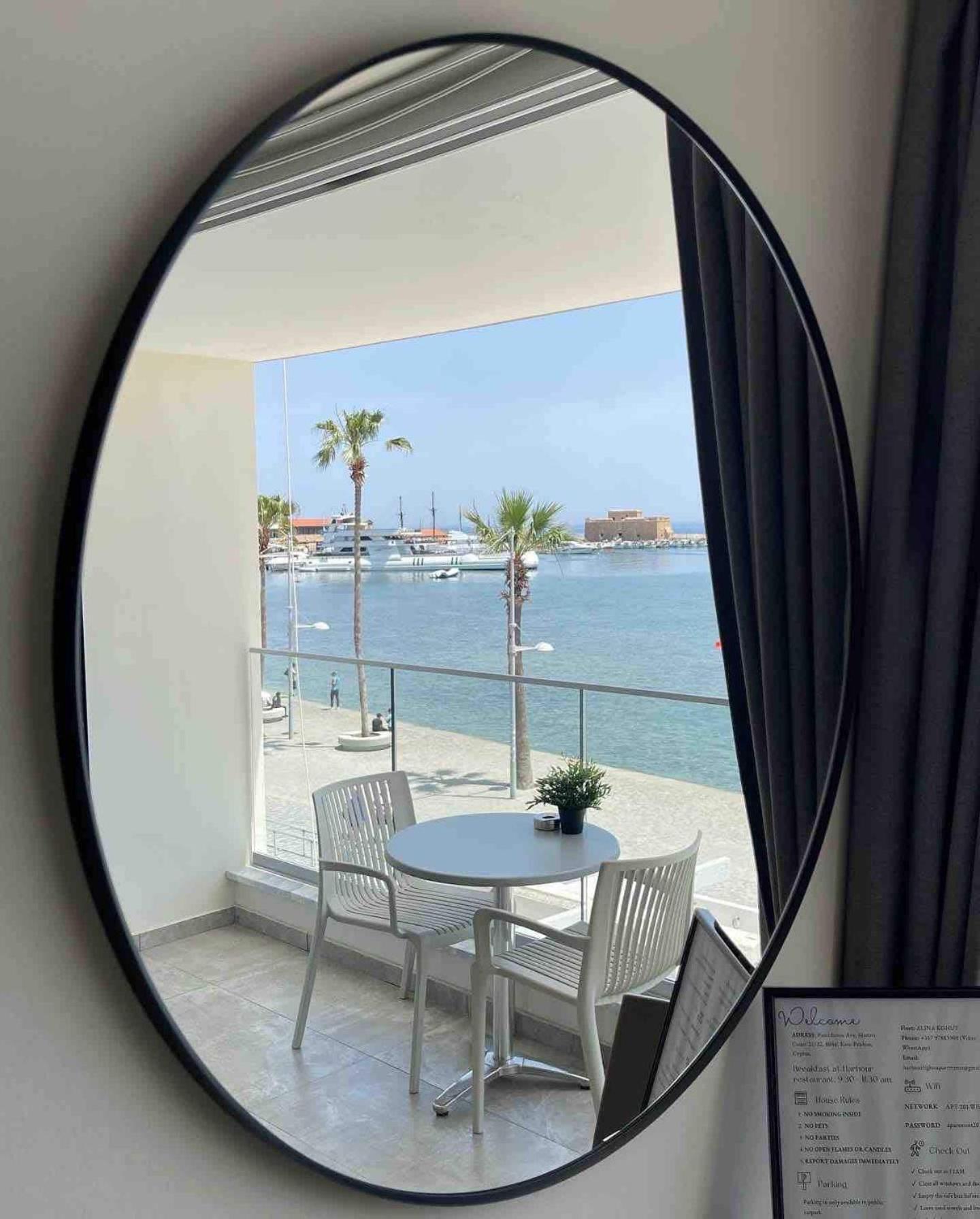 Harbour Lights Studio Apartments Пафос Экстерьер фото