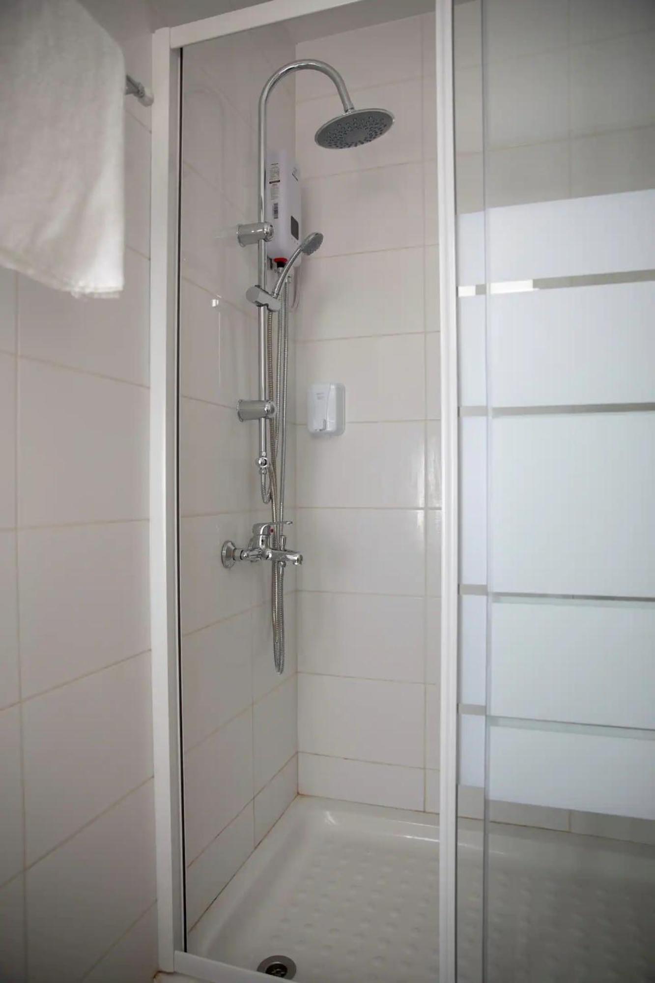 Harbour Lights Studio Apartments Пафос Экстерьер фото