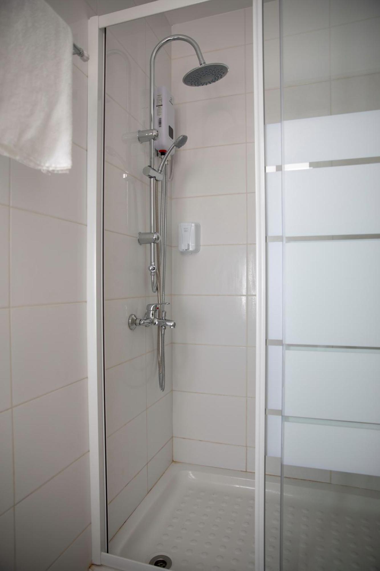 Harbour Lights Studio Apartments Пафос Экстерьер фото