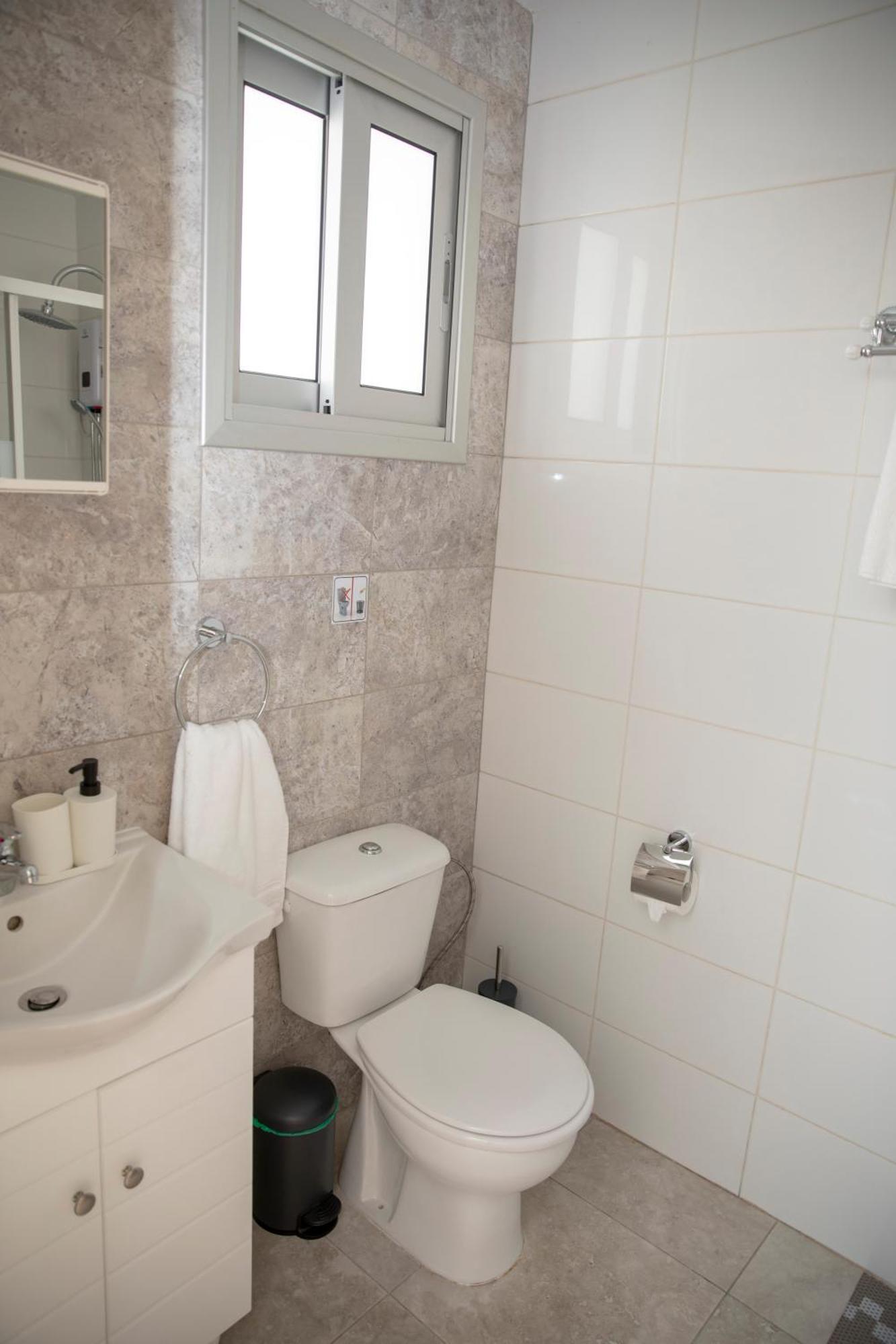 Harbour Lights Studio Apartments Пафос Экстерьер фото