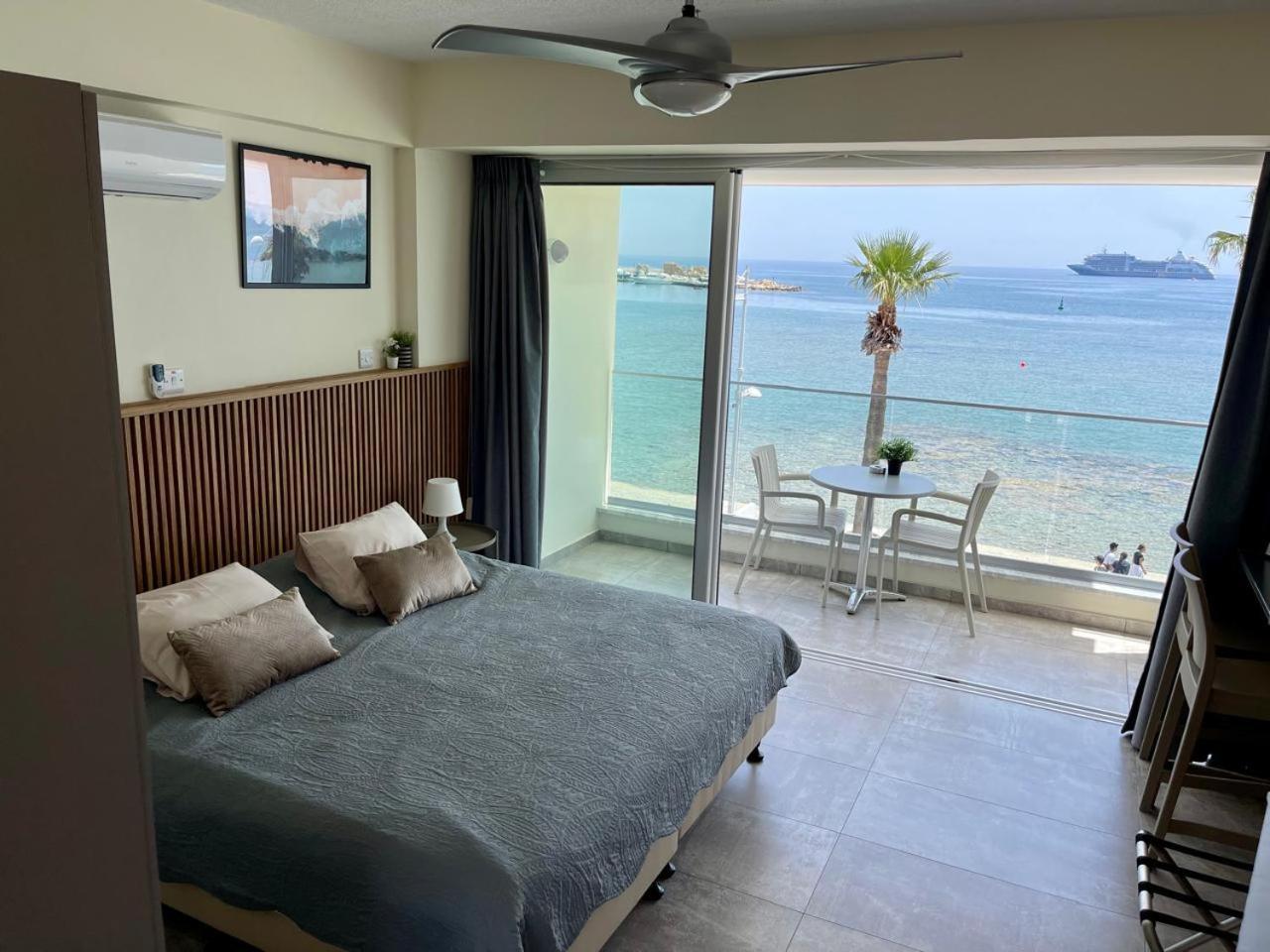 Harbour Lights Studio Apartments Пафос Экстерьер фото